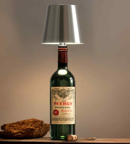 GlowCarafe – Konstnärlig flaskbordslampa