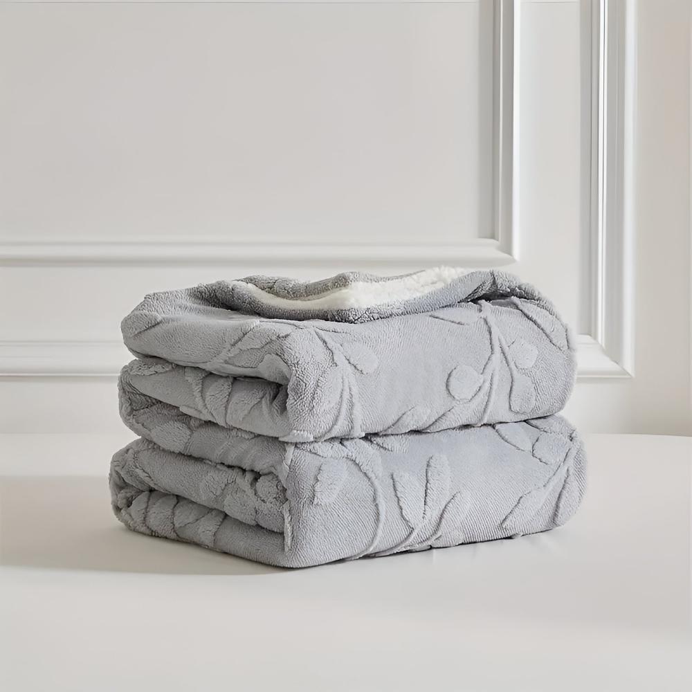 Cozy Leaf Motif Sherpa Filt