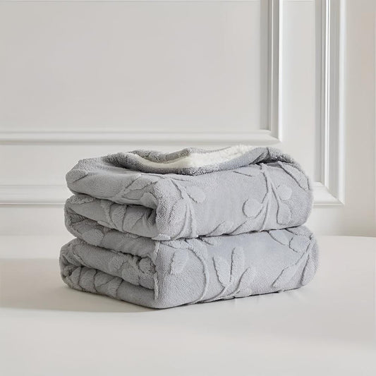 Cozy Leaf Motif Sherpa Filt