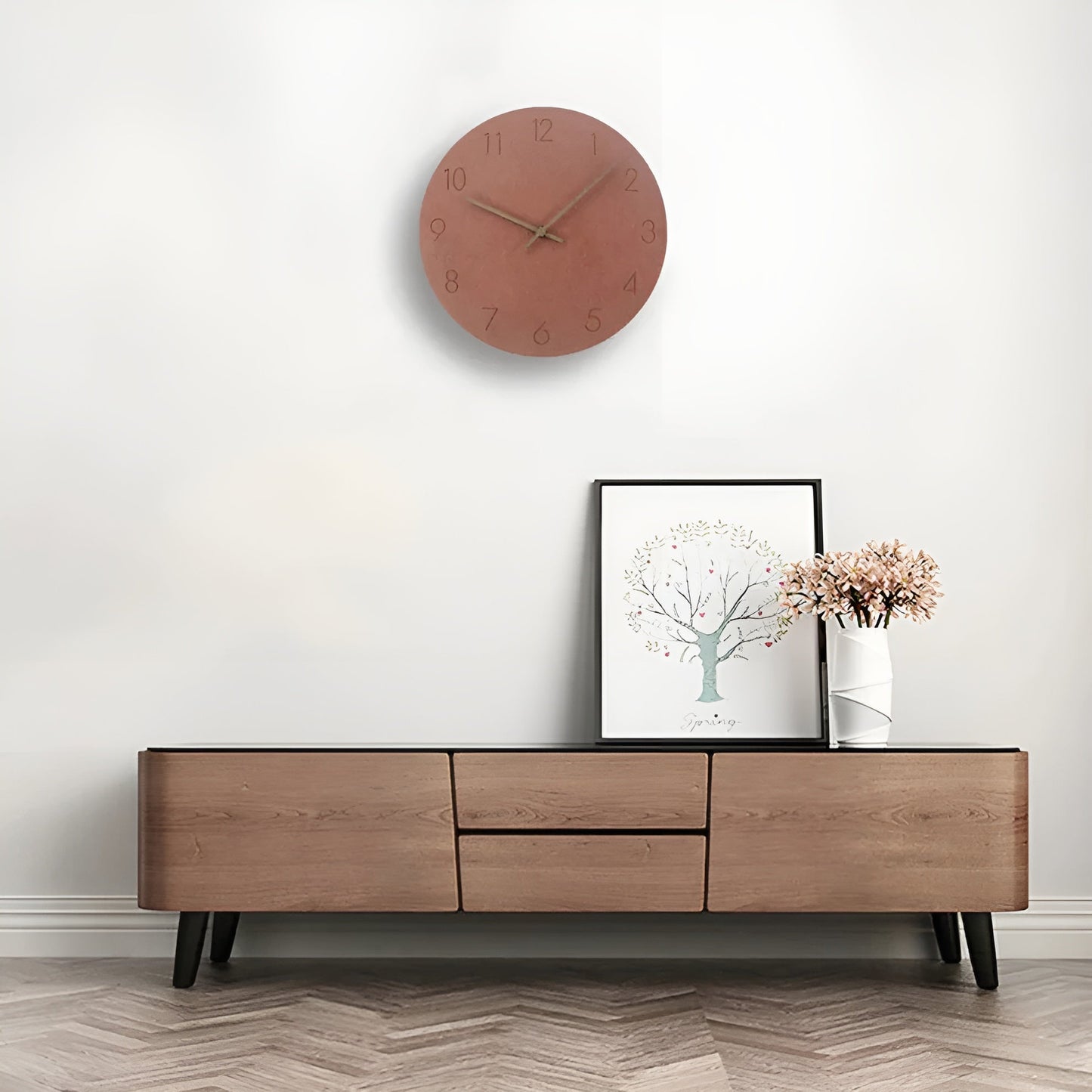 Väggklocka i trä – Minimalistisk design för modernt boende