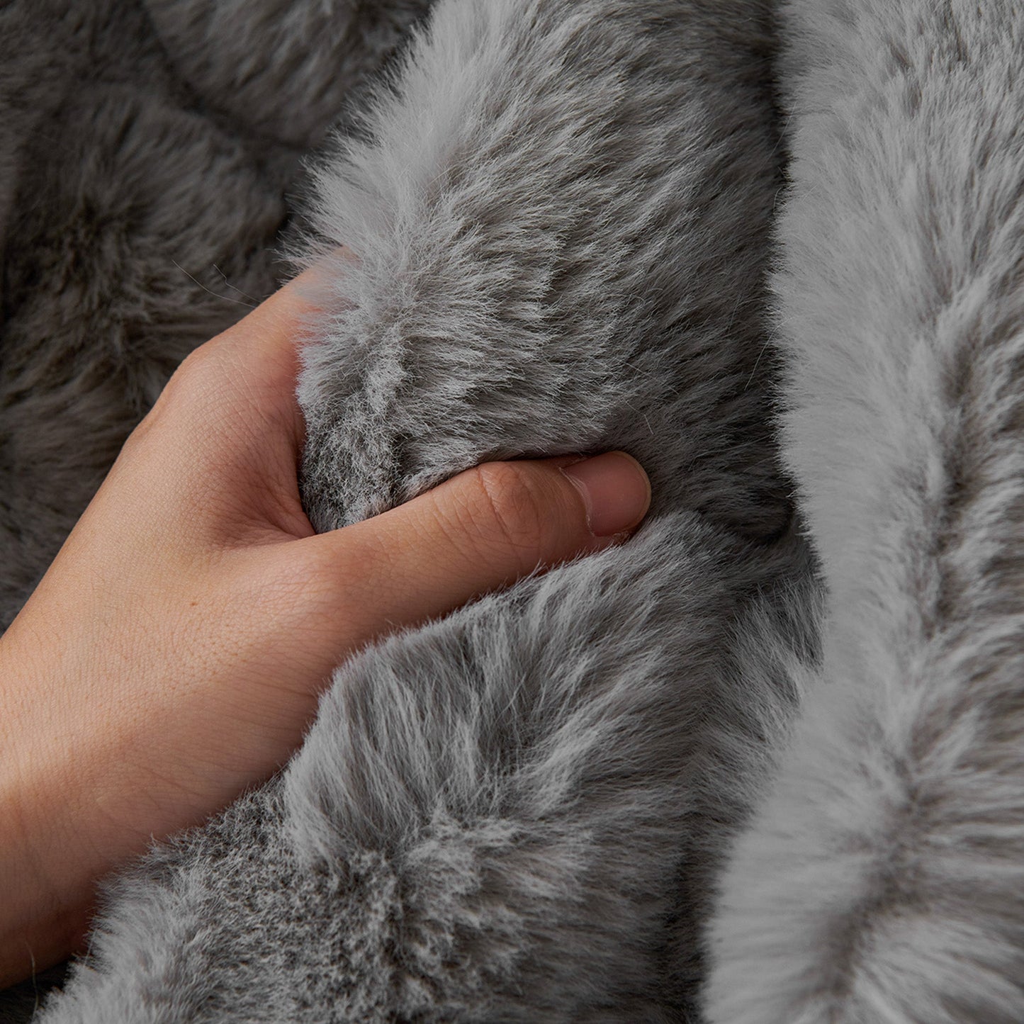 Luxe Ripple Faux Fur Sofföverdrag - Modernt, Stilrent & Hållbart Soffaskydd