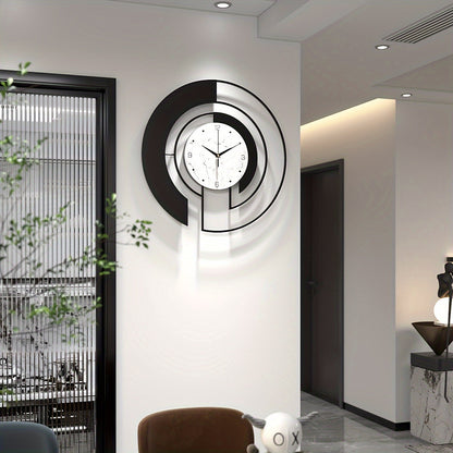 GeoClock - Tyst Geometrisk Väggklocka i Svart Metall