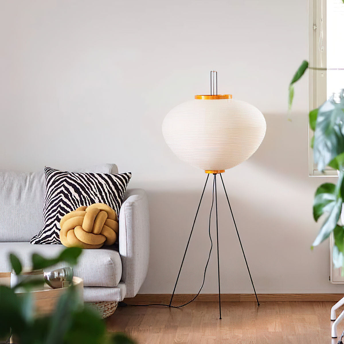 Lunora Haze | Skulptural golvlampa i rispapper i Japandi-stil