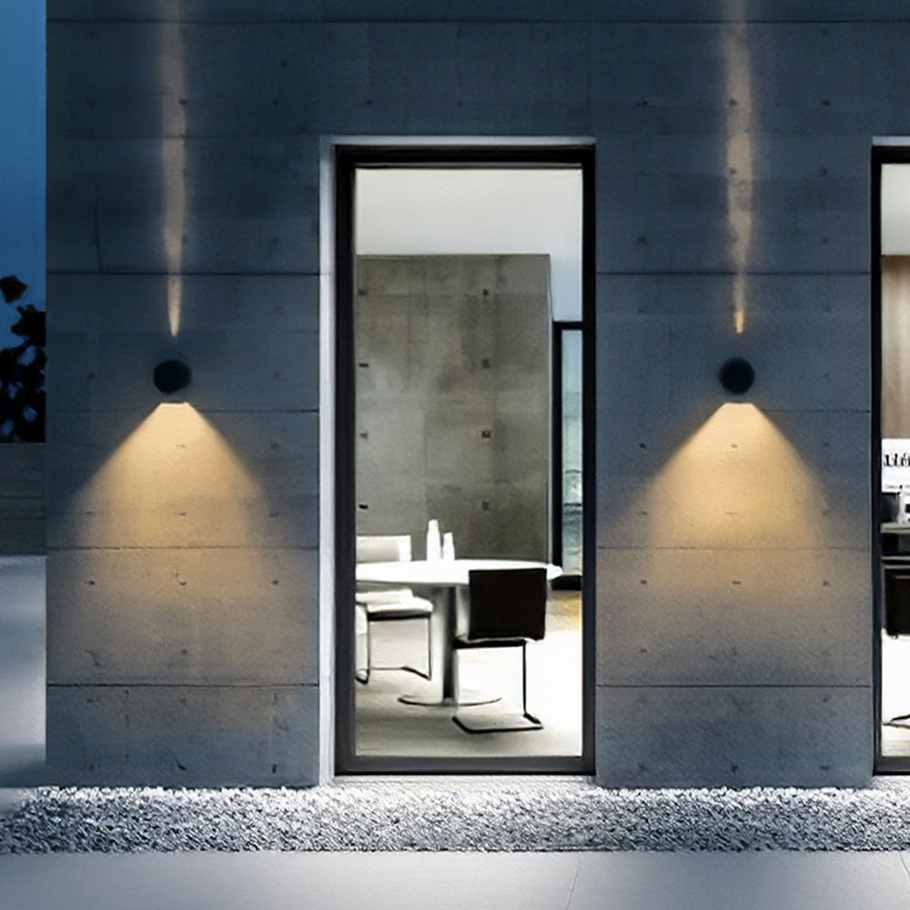 Carvallo Rund utomhusvägglampa i glas | IP65 Vattentät & Väderbeständig | Varmt vitt ljus | För trädgård, terrass & ingångsområde | Ø12 cm