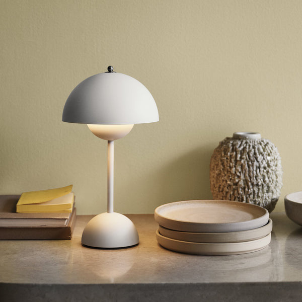 RoyaleGlow Justerbar Ljusstyrka Blomkruka Lampa - Italiensk Uppladdningsbar Bords Lampa