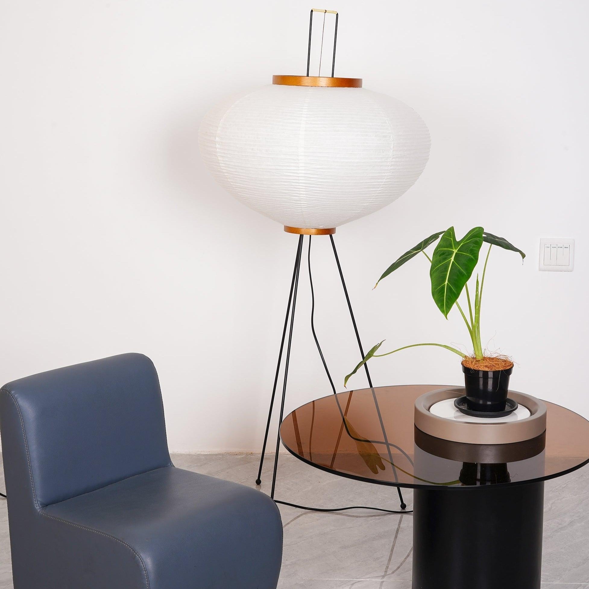 Lunora Haze | Skulptural golvlampa i rispapper i Japandi-stil