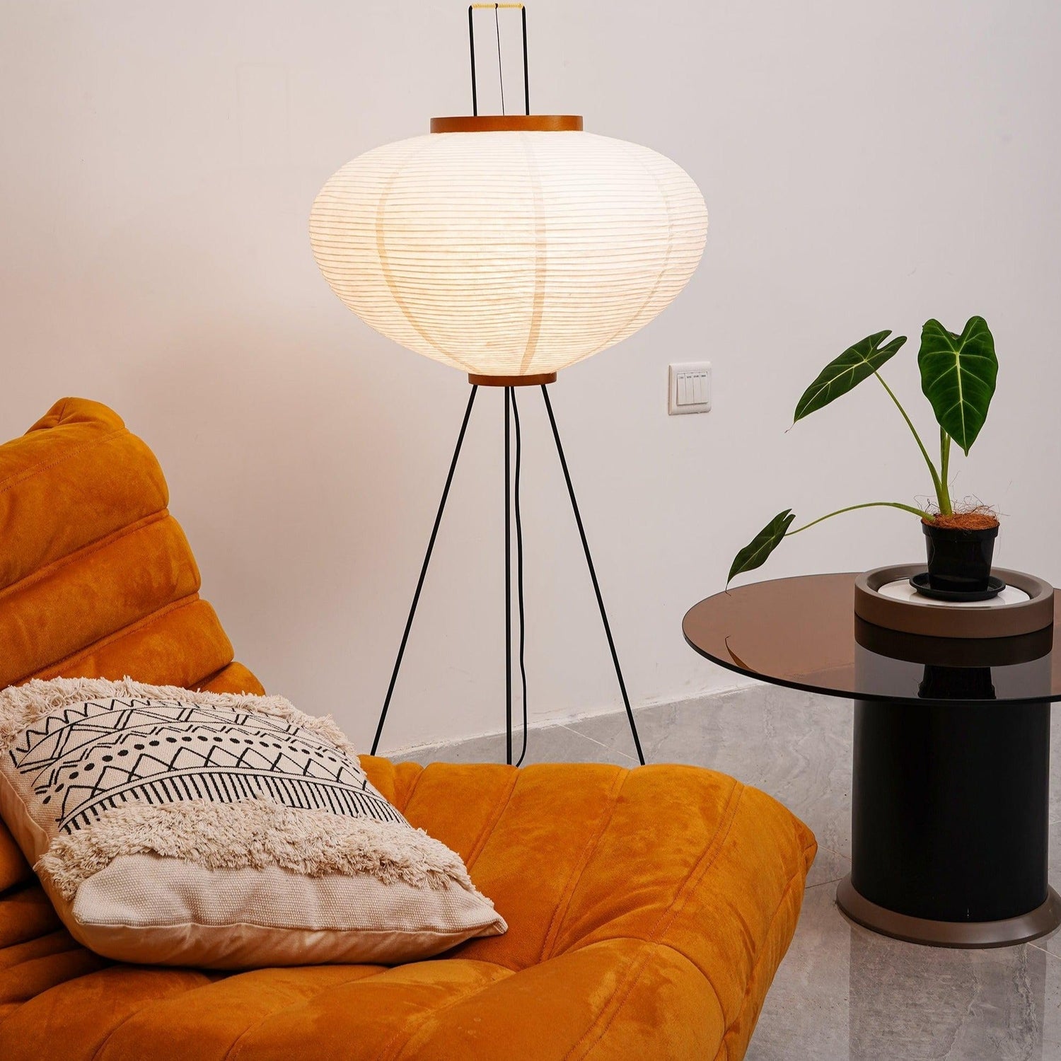 Lunora Haze | Skulptural golvlampa i rispapper i Japandi-stil