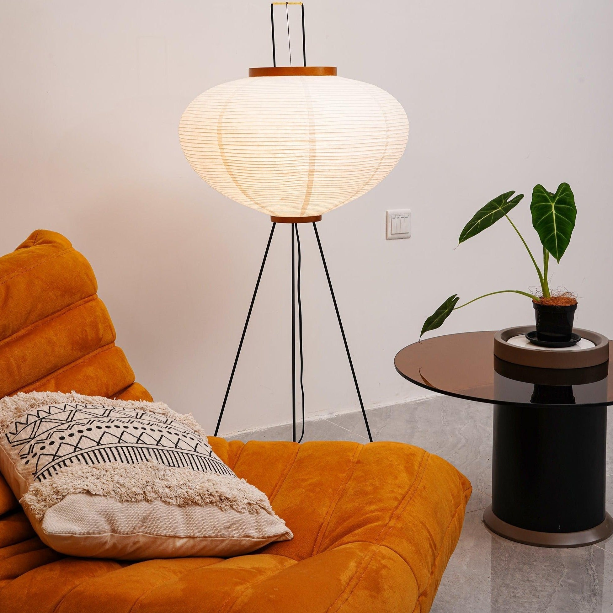 Lunora Haze | Skulptural golvlampa i rispapper i Japandi-stil