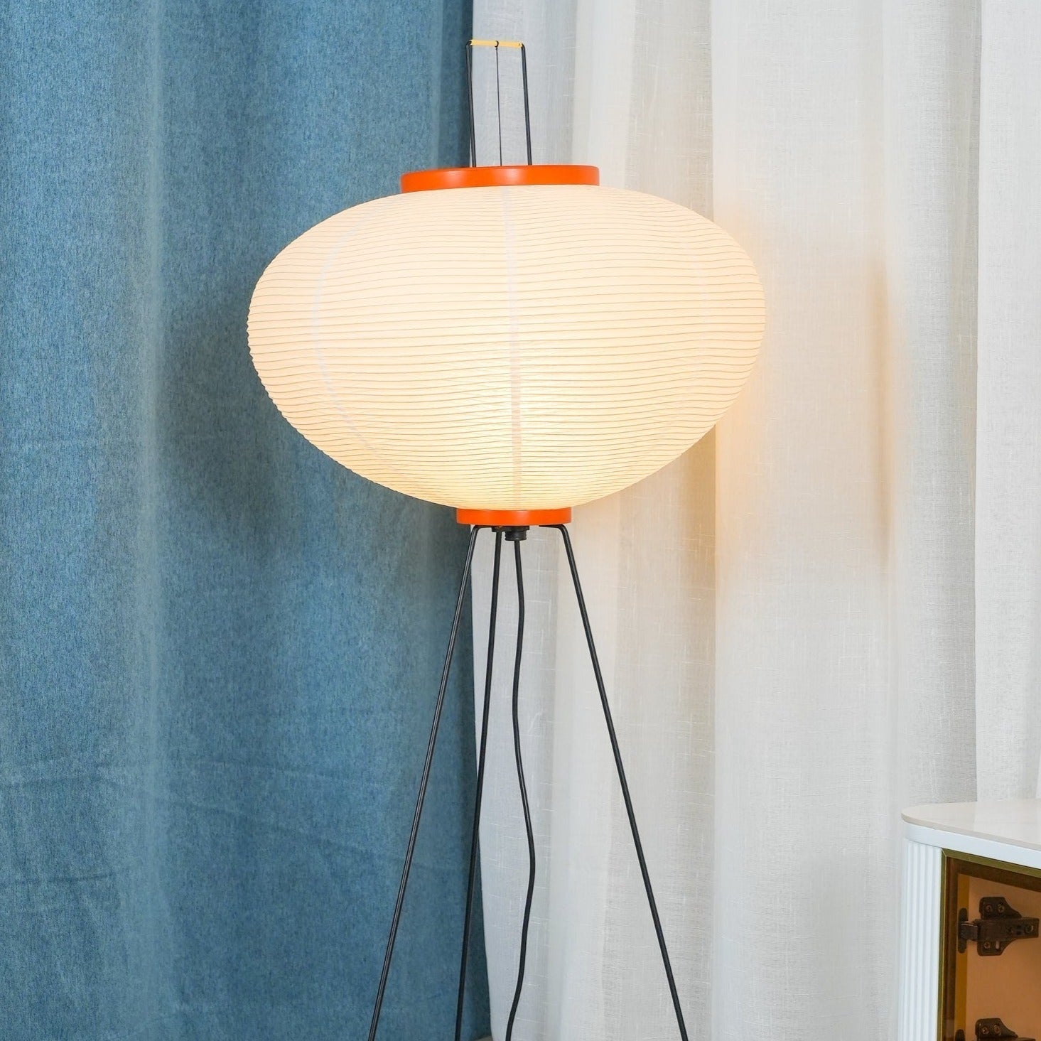 Lunora Haze | Skulptural golvlampa i rispapper i Japandi-stil