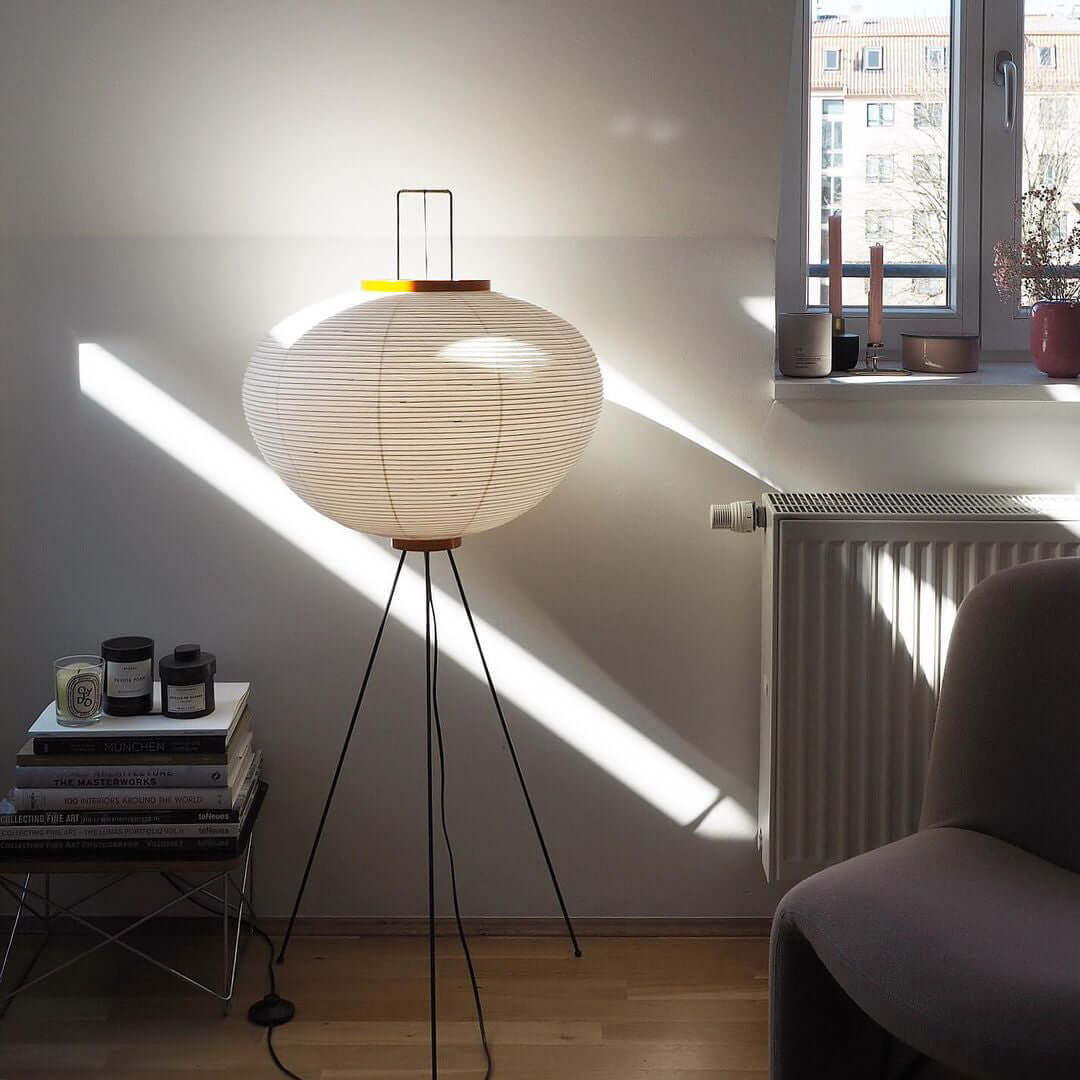 Lunora Haze | Skulptural golvlampa i rispapper i Japandi-stil