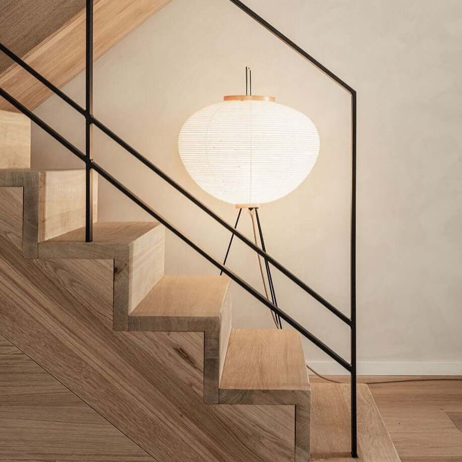 Lunora Haze | Skulptural golvlampa i rispapper i Japandi-stil