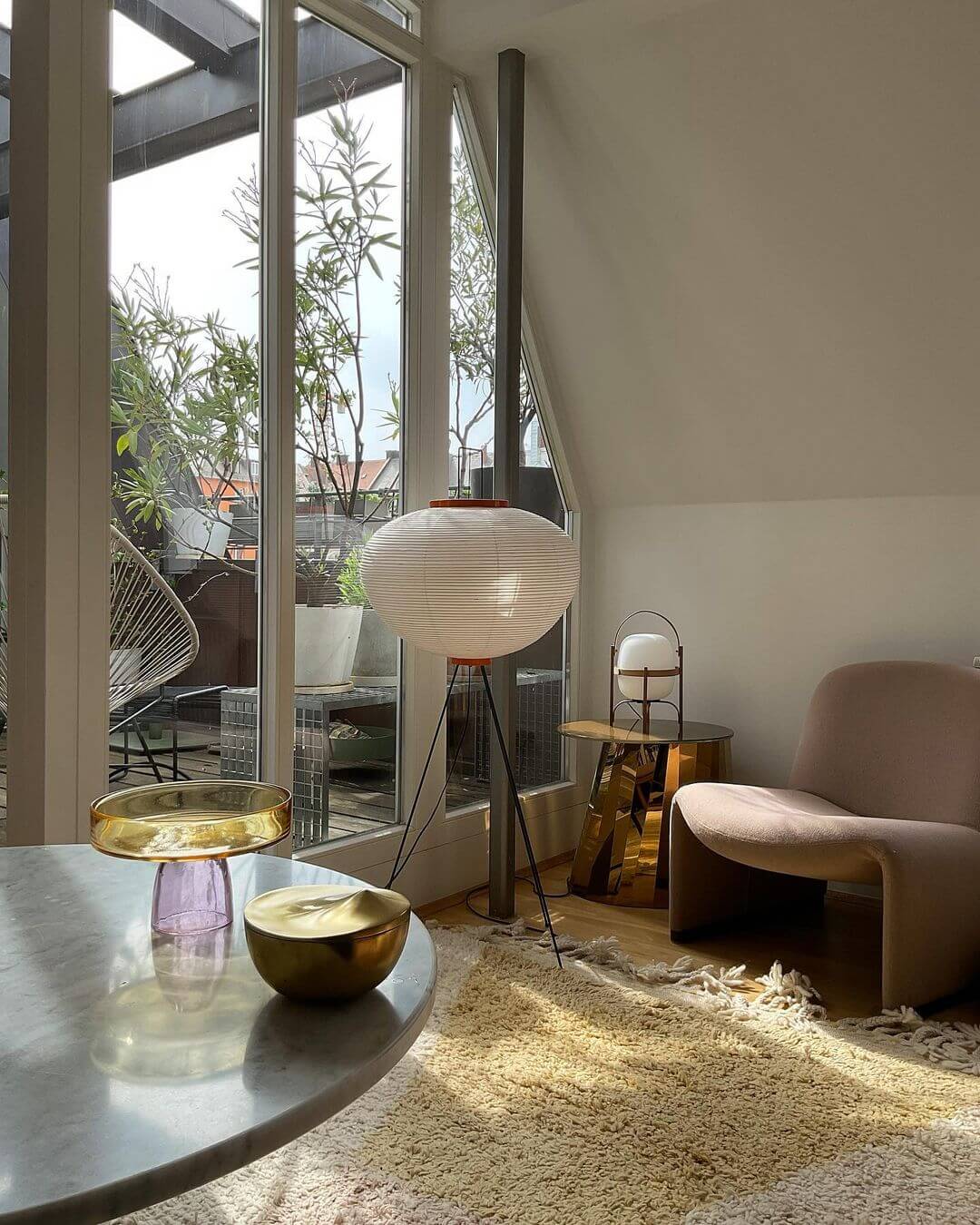 Lunora Haze | Skulptural golvlampa i rispapper i Japandi-stil