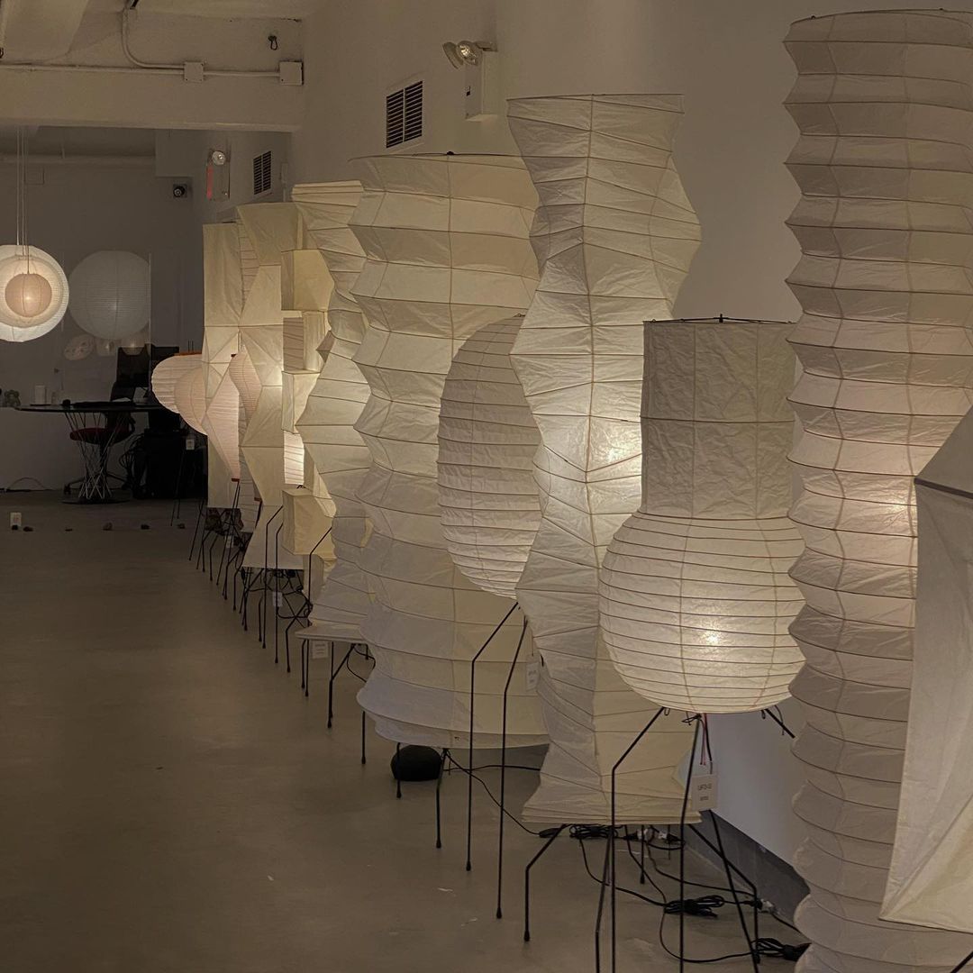 Lunora Haze | Skulptural golvlampa i rispapper i Japandi-stil