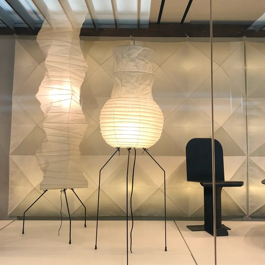 Lunora Haze | Skulptural golvlampa i rispapper i Japandi-stil