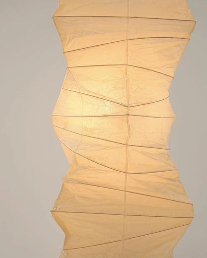 Lunora Haze | Skulptural golvlampa i rispapper i Japandi-stil