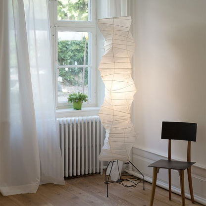 Lunora Haze | Skulptural golvlampa i rispapper i Japandi-stil