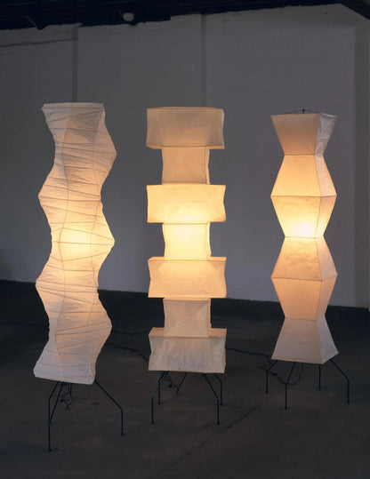 Lunora Haze | Skulptural golvlampa i rispapper i Japandi-stil