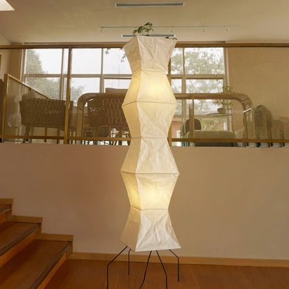 Lunora Haze | Skulptural golvlampa i rispapper i Japandi-stil