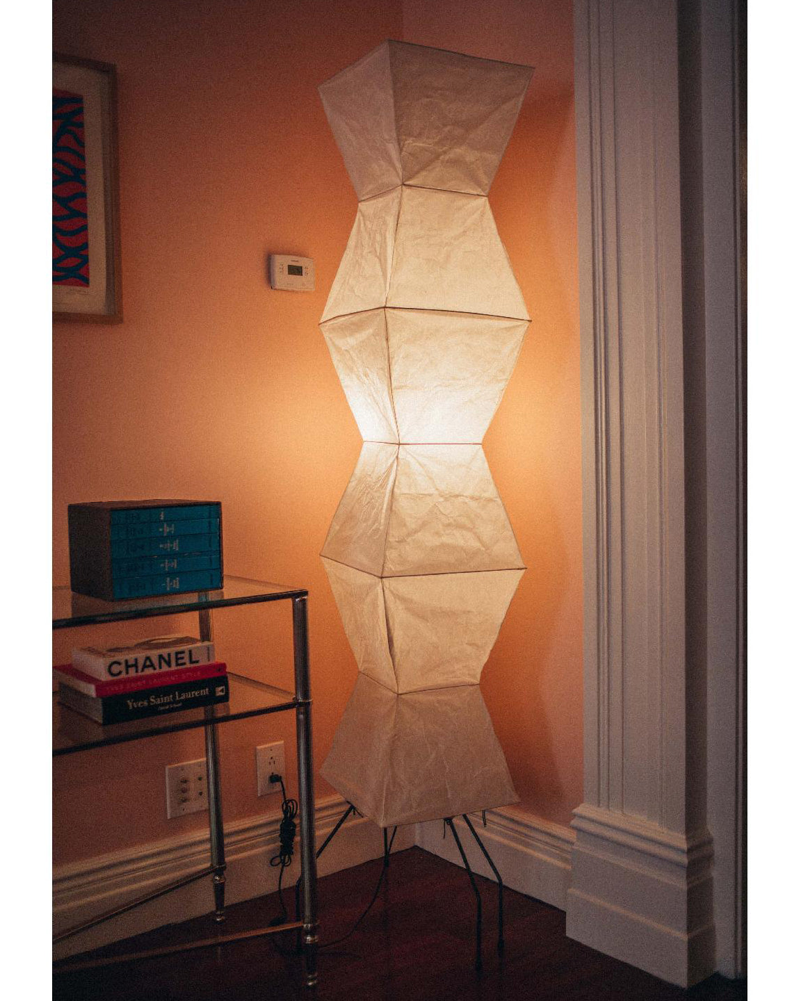 Lunora Haze | Skulptural golvlampa i rispapper i Japandi-stil