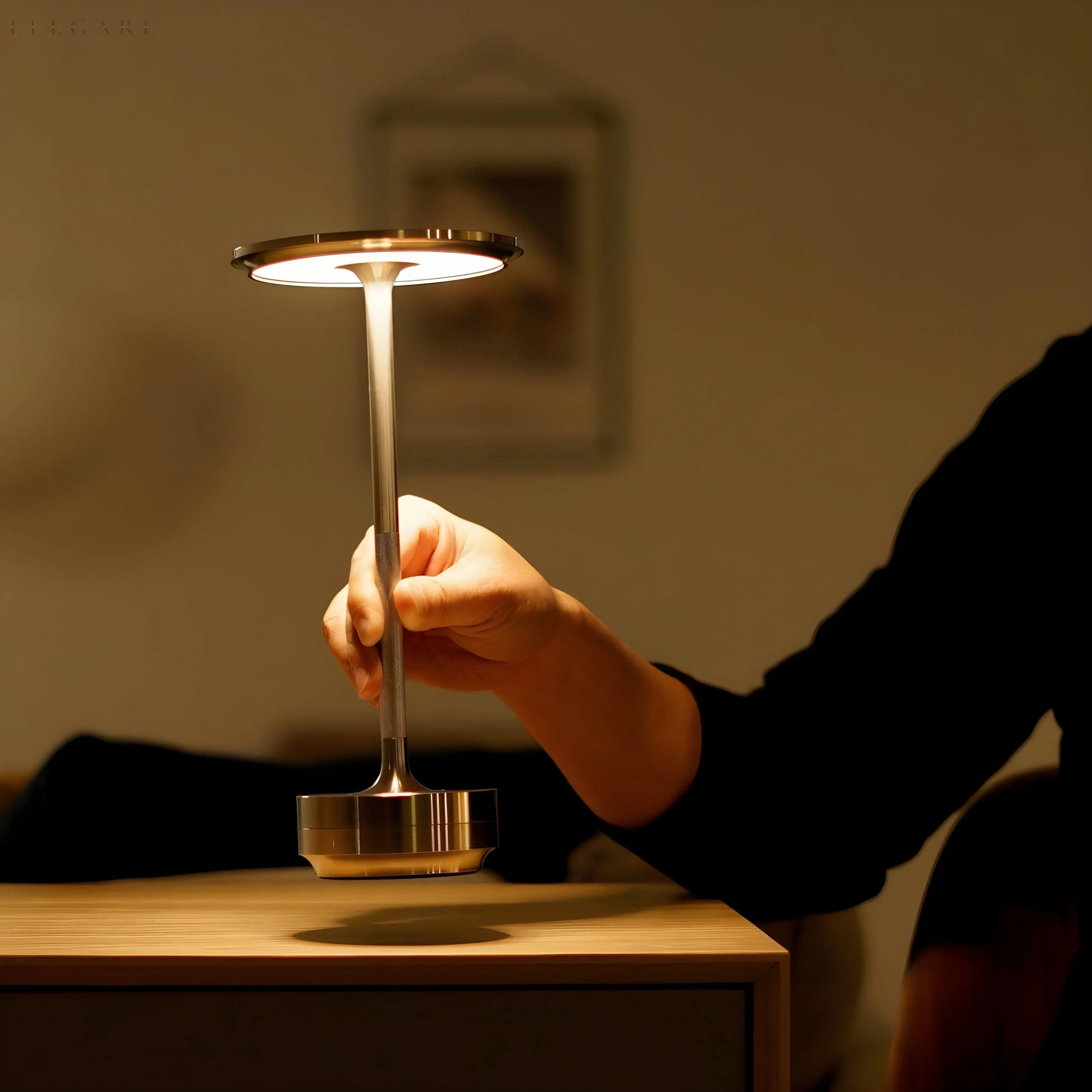 Trådlös LED Nattlampa – Elegant och Dekorativ Bordslampa för Vardagsrum eller Sovrum