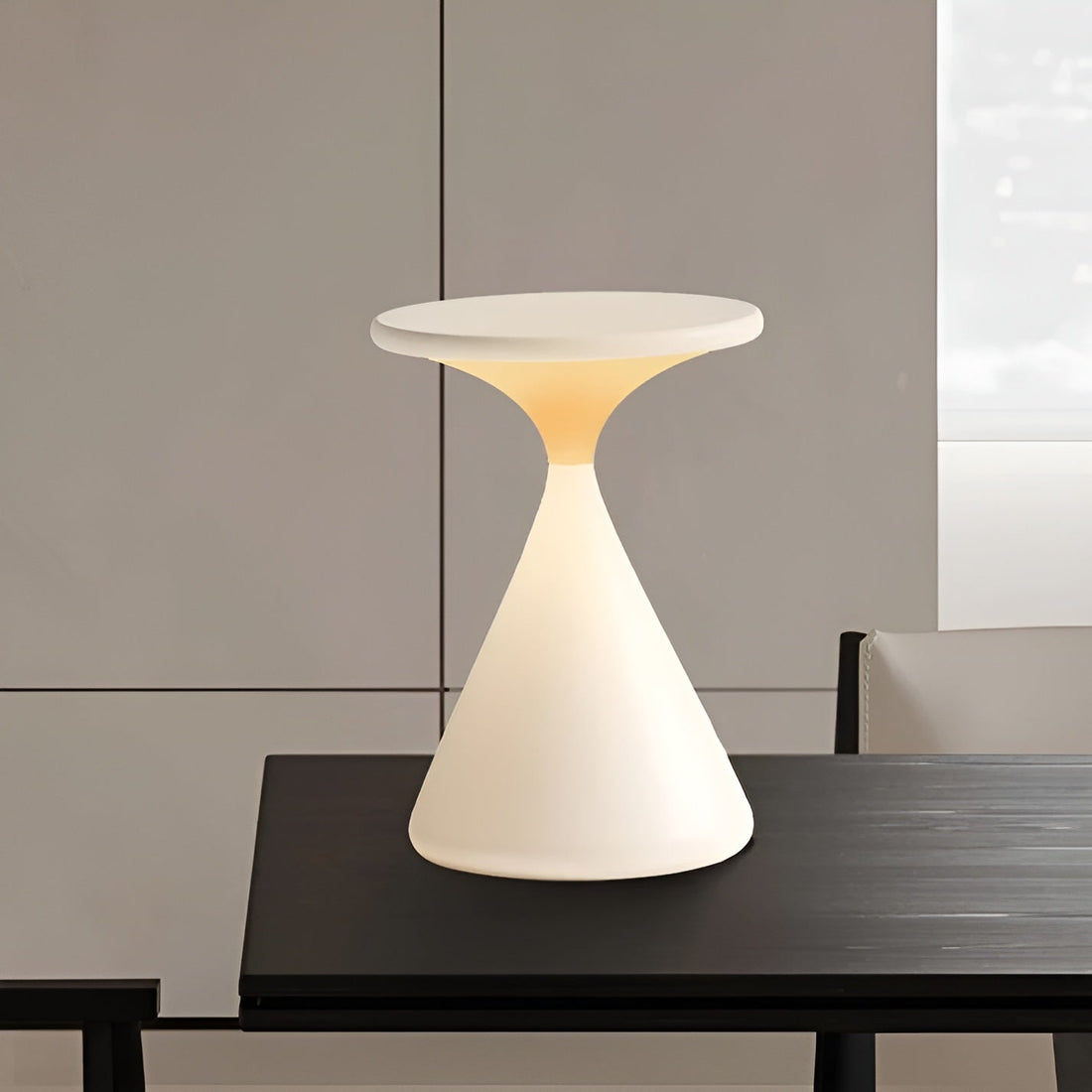Trådlös LED-bordslampa – Dimbar och Uppladdningsbar i Sanduhr-design