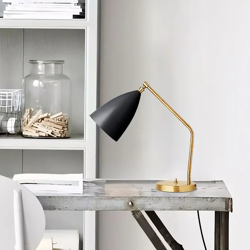 Carvallo – Lyxig Minimalistisk Bordslampa med Justerbar Arm