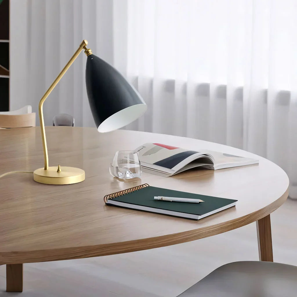 Carvallo – Lyxig Minimalistisk Bordslampa med Justerbar Arm