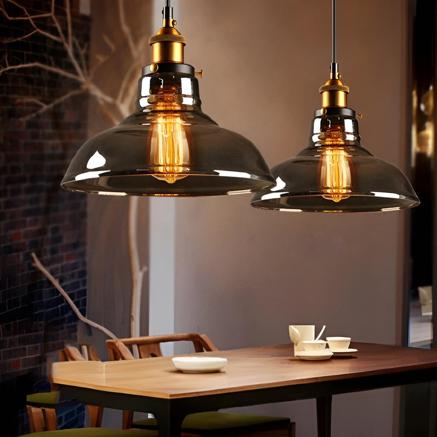 Hänglampa i antik glas – Vintage stil för stilfull belysning