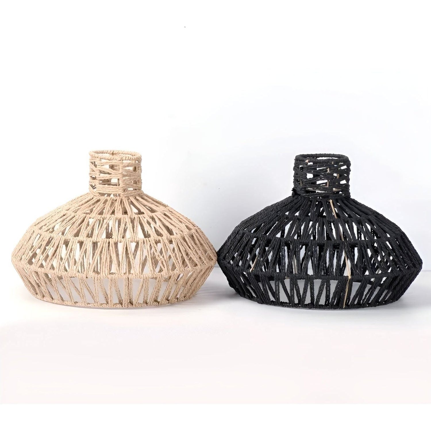 AntiqueWeave Lamp - Antik Lampa Av Handflettad Rattan