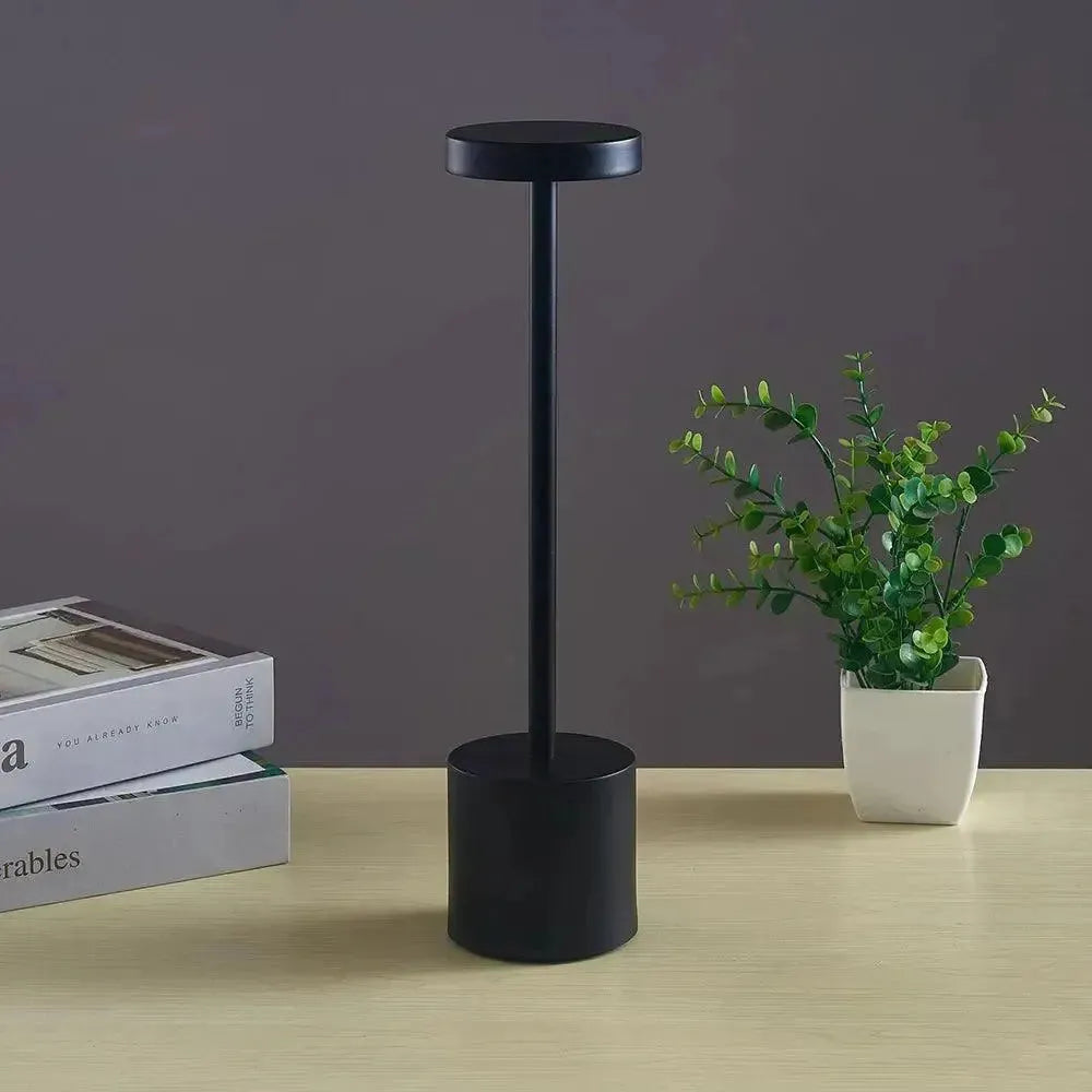 Astori - Uppladdningsbar bordslampa utan sladd
