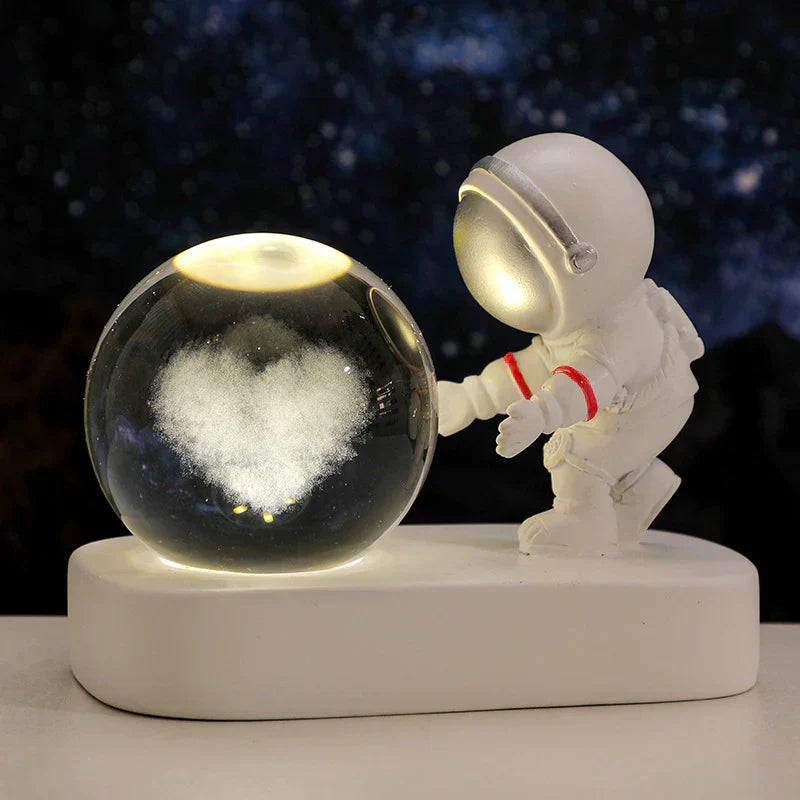 Astronaut Nattlampa - Rymdlampa med LED och Kristallboll
