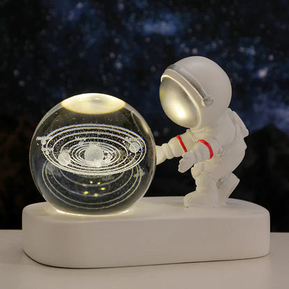 Astronaut Nattlampa - Rymdlampa med LED och Kristallboll