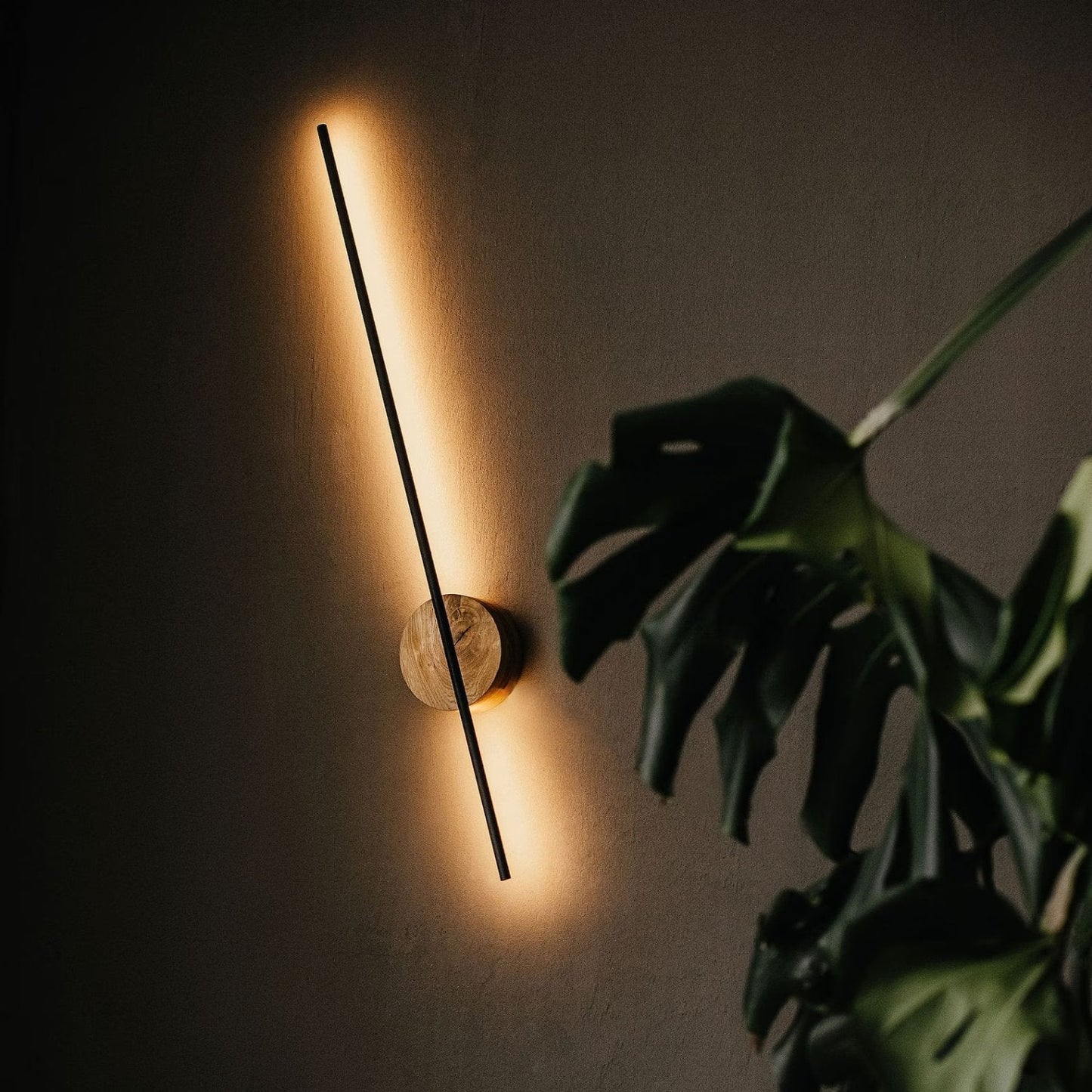 LightOak - Modern LED Vägglampa av Trä för Stämningsfull Belysning