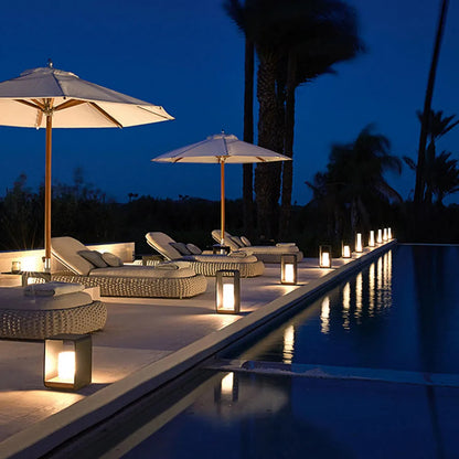 Metall Solar LED Utomhus Golvlampa – Väderbeständig Trädgårds- och Altanbelysning