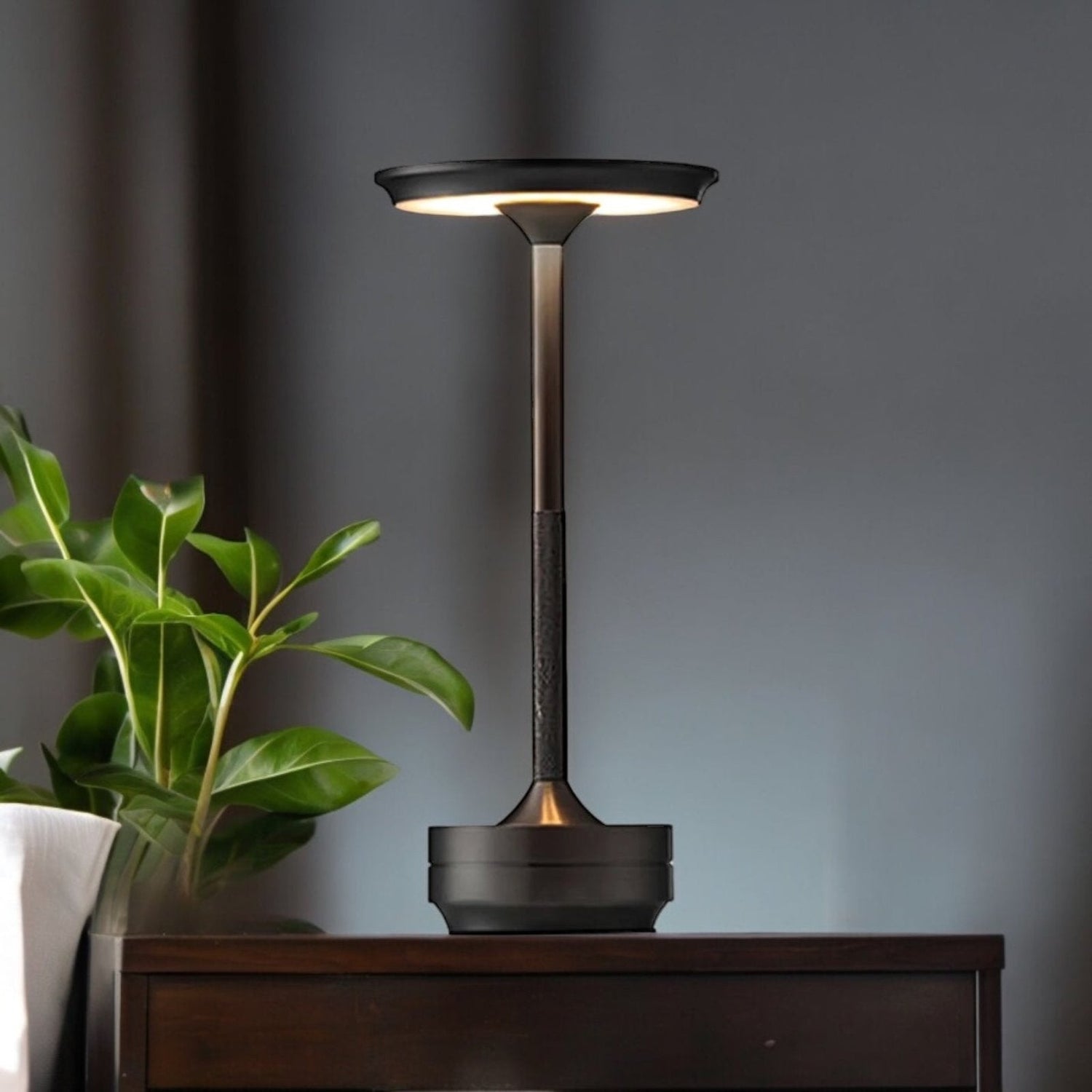 LED Bordslampa Modern Guld Metall Uppladdningsbar
