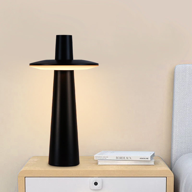 NordiGlow – Bordslampa med skandinavisk design för belysning i hemmet