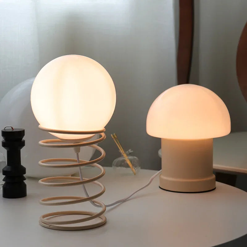LumiMetall - Modern Metallisk Bordsbelysning med Glasdesign | Stilren Belysning