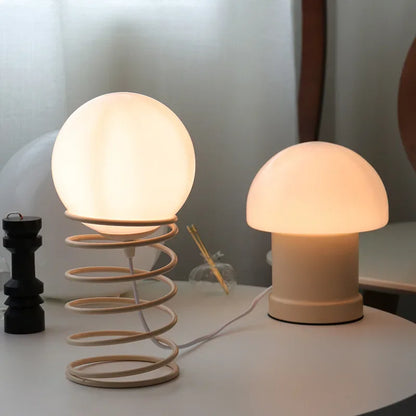 LumiMetall - Modern Metallisk Bordsbelysning med Glasdesign | Stilren Belysning