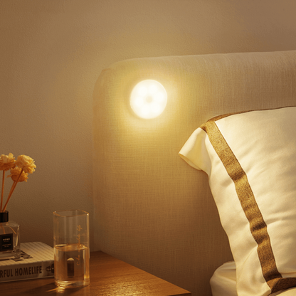 MotionGlow - Automatisk LED-lampa med rörelsesensor för inomhusbruk