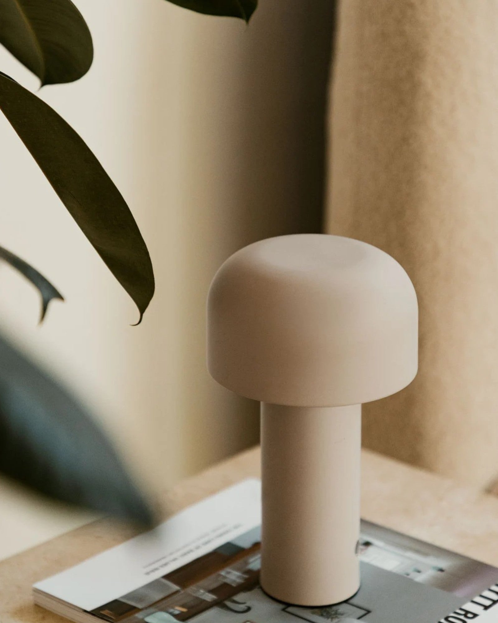 Eclipto | Sladdlös LED bordslampa - Modern design 21 cm