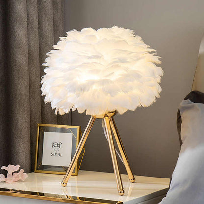 Blossom Bordslampa – Elegant fjäderd design med dimbar belysning