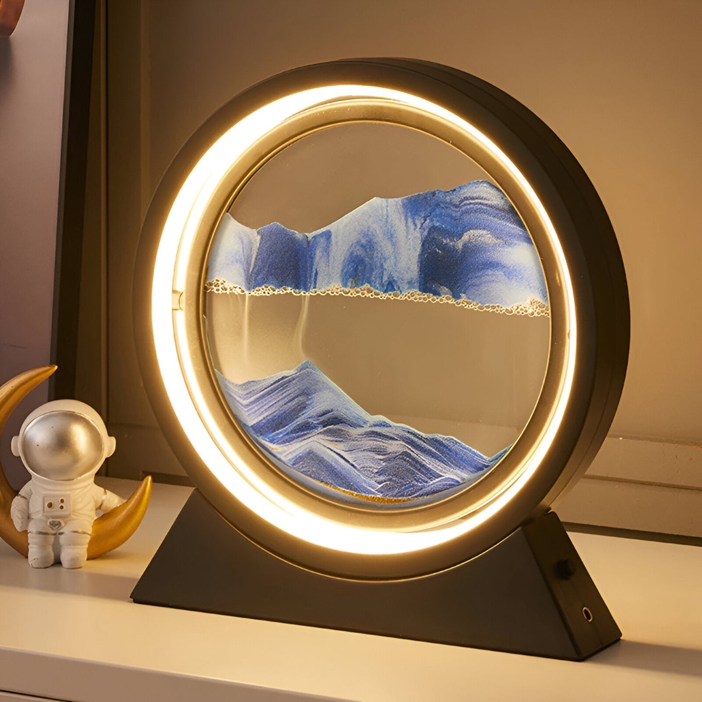 Carvallo – Dynamisk LED Bordslampa med Rörlig Sandkonst