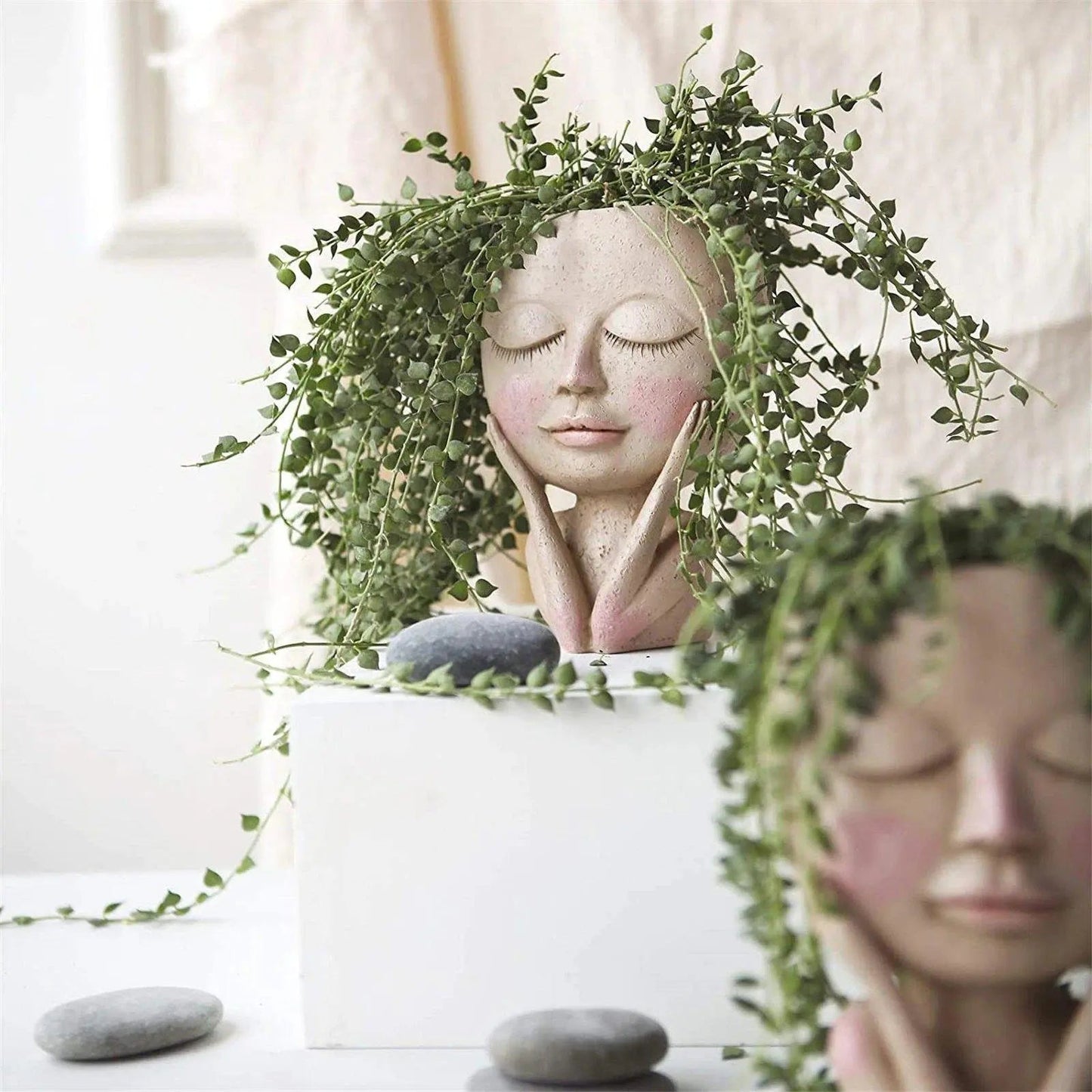 Carvallo – Elegant Resin Plant Pot with Artistic Facial Details