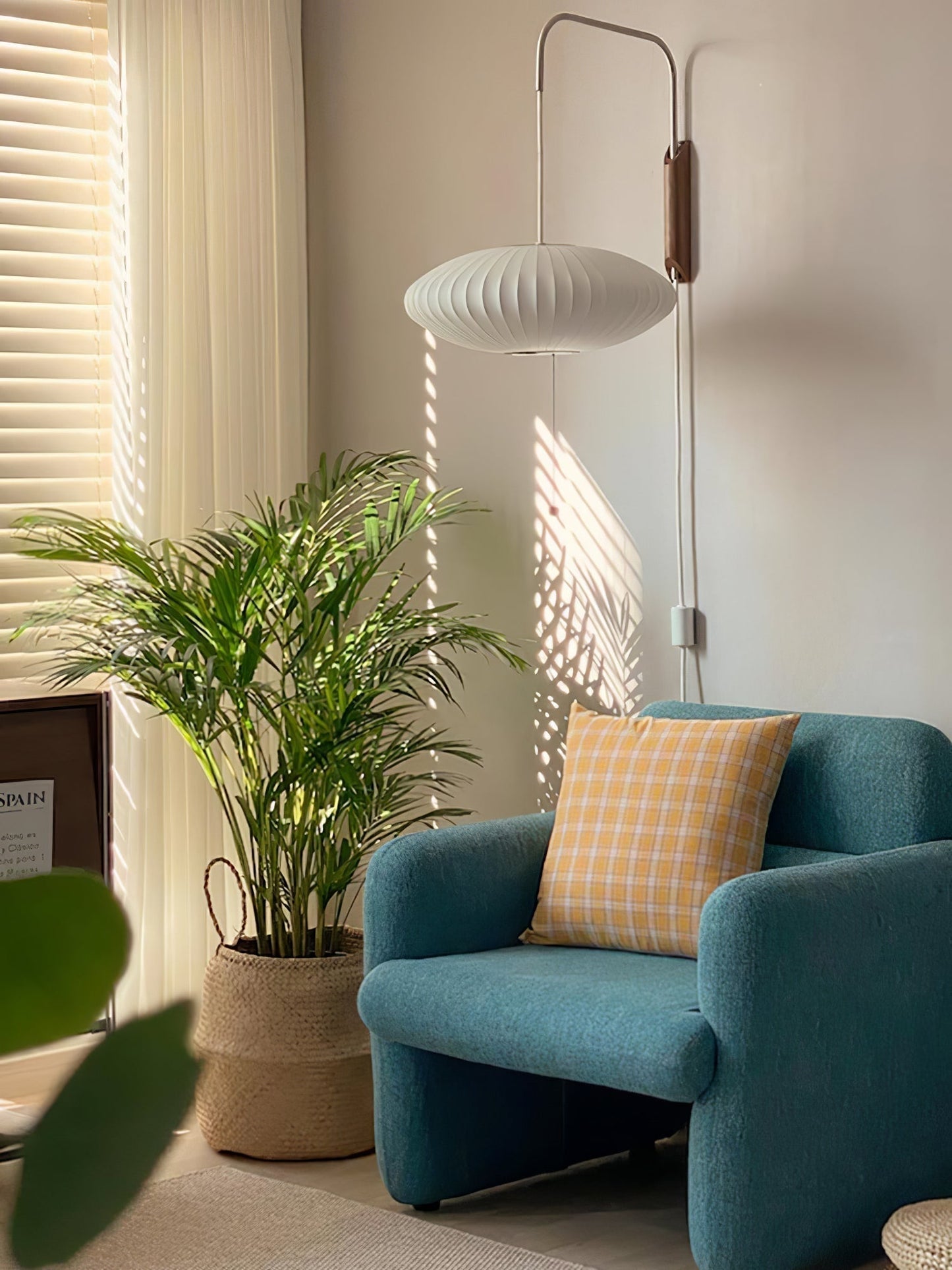 NelsonGlow – Tidlös Elegans Vägglampa för Lyxig Belysning