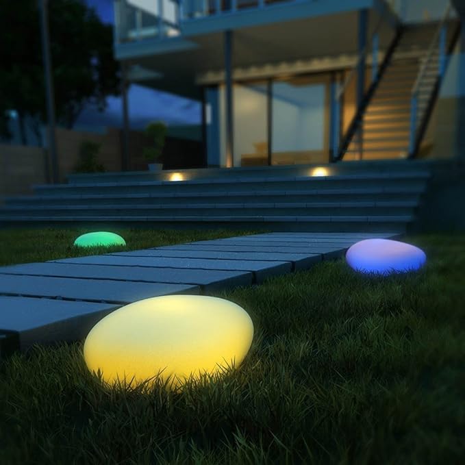 GardenGleam – Elegant gatstensinspirerad trädgårdslampa