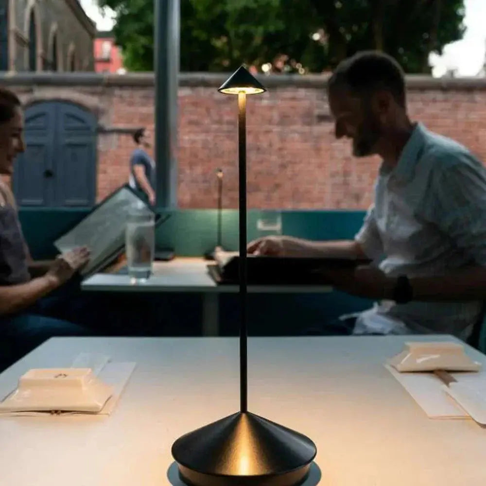 ÉclatDine | Kreativ Bordslampa för en Elegant Atmosfär