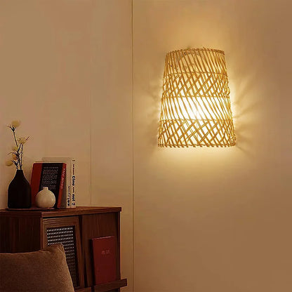 RattanGlow - Boho Vägglampa av Handgjord Rotang – Stämningsfull Belysning