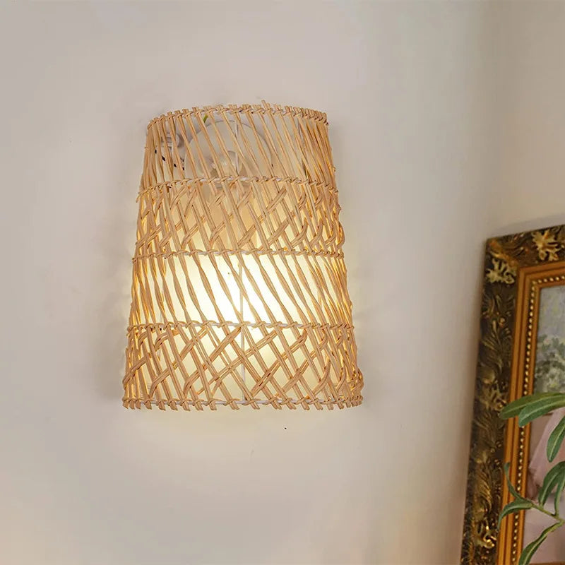 RattanGlow - Boho Vägglampa av Handgjord Rotang – Stämningsfull Belysning