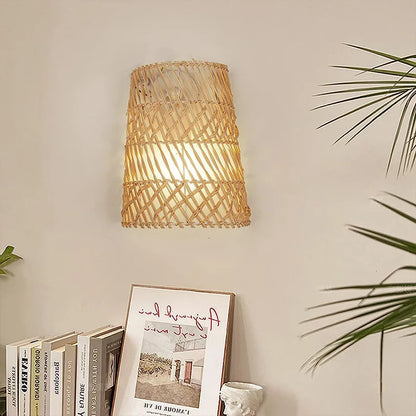 RattanGlow - Boho Vägglampa av Handgjord Rotang – Stämningsfull Belysning