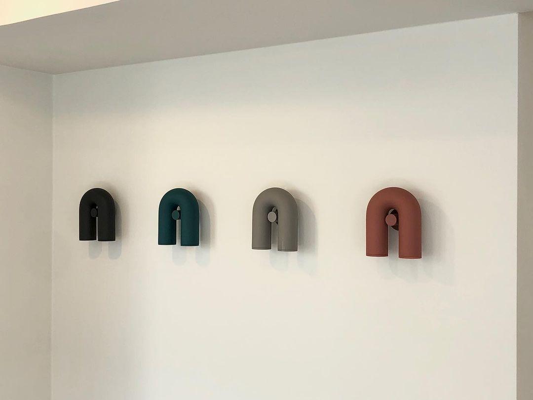 Samtida U-formad Vägglampa